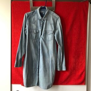 Gap Denim Long Sleeve Shirt pocket Barely worn